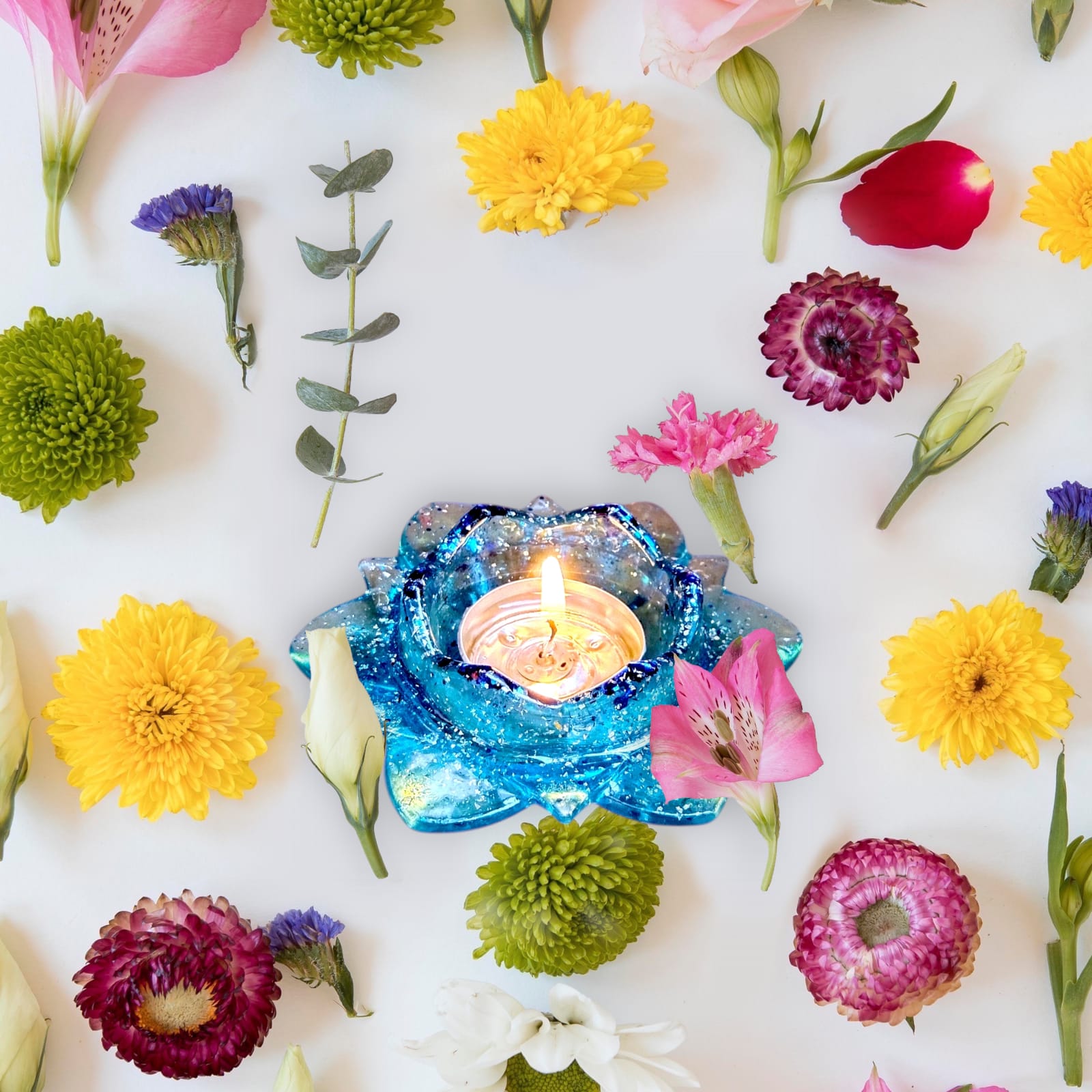 Handcrafted Blue Lotus Resin Candle Holder – Elegant Tealight Decor - Image 4